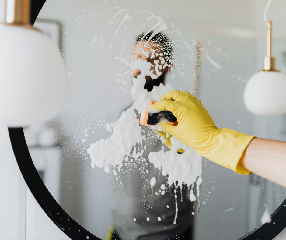 WASH WINDOWS AND MIRRORS